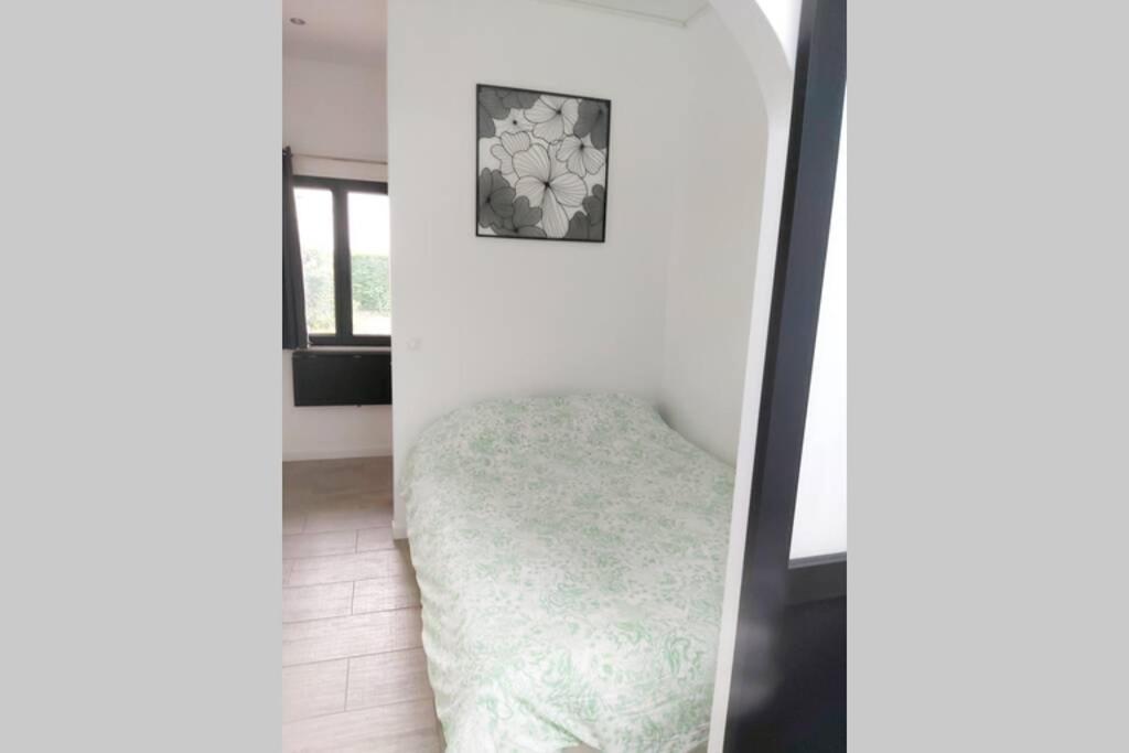 Superbe Studio 15 M²,Proche Disney, Asterix, Cdg Lägenhet Gressy Exteriör bild