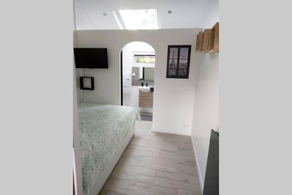 Superbe Studio 15 M²,Proche Disney, Asterix, Cdg Lägenhet Gressy Exteriör bild